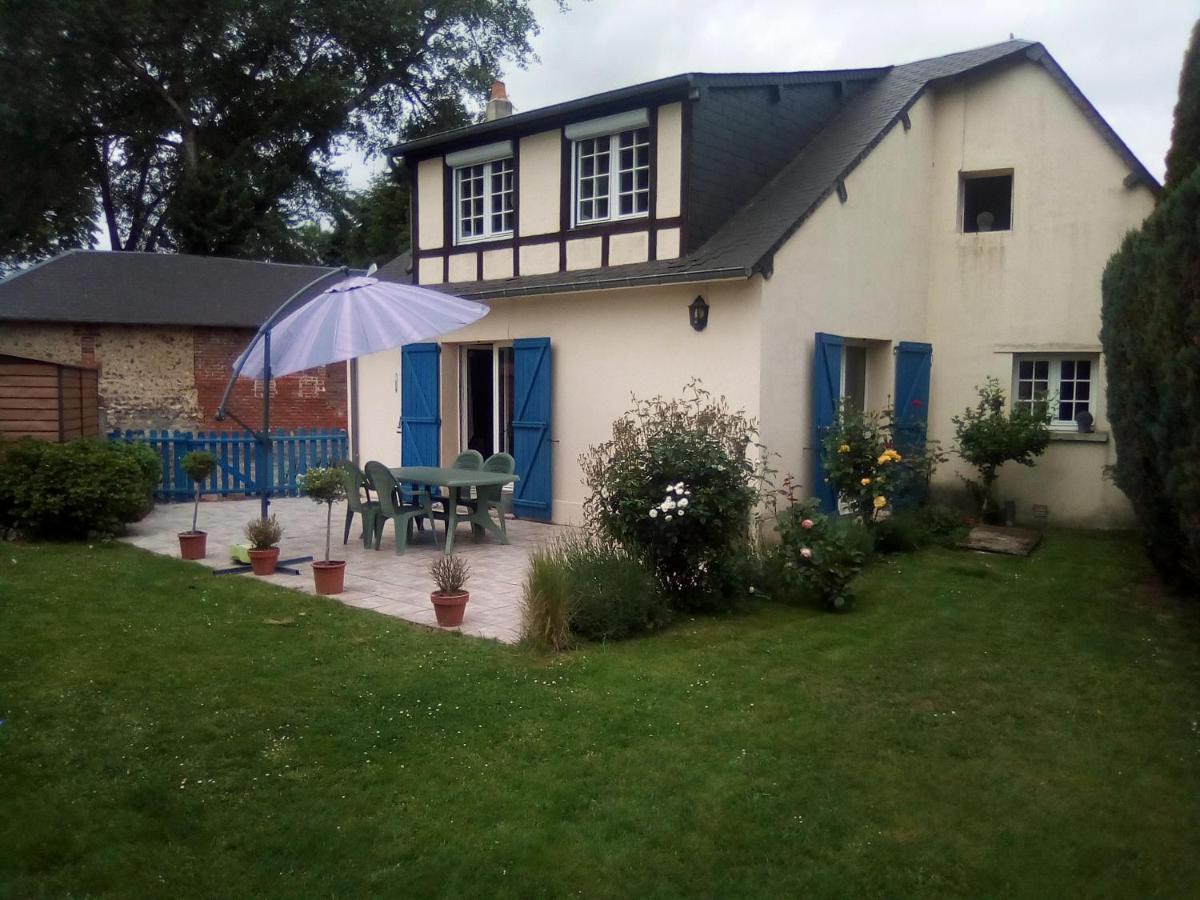 Vila Maison Du Clocher Le Planquay Exteriér fotografie